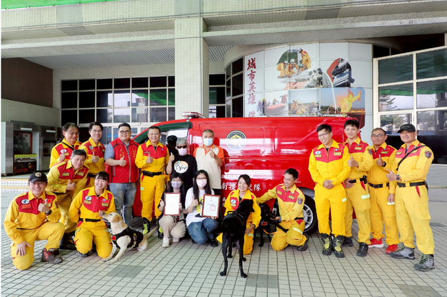 台南獲贈搜救犬運輸車 提供五星級車宿品質 | 華視新聞