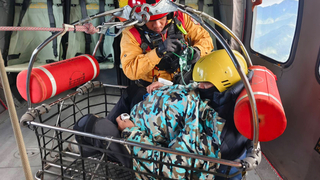 男山友攀奇萊東稜高山症發作 空勤吊掛下山送醫