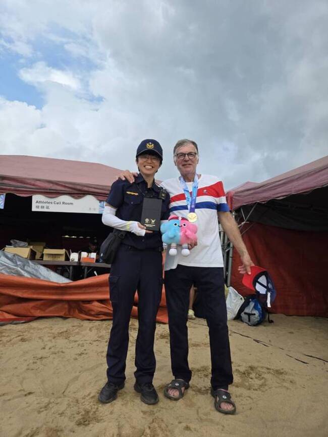 世壯運法國選手遺失金牌 瑞芳警烈日曝曬下尋回 | 華視新聞