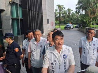 國民黨宜縣黨部主委遭約談 議員兒地檢署外聲援