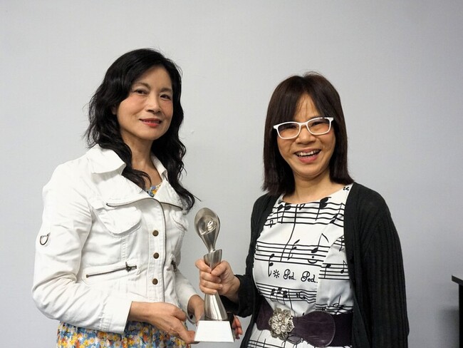 台北電台節目美國獲獎 劉馬利堅守媒體人職責 | 華視新聞