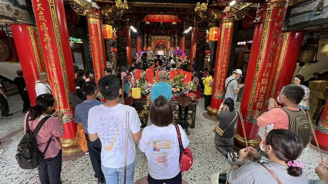 白沙屯媽祖閉關12天後開爐  拱天宮：進香圓滿 | 華視新聞