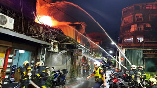 北市華西街擺攤民宅火警撲滅 無人受傷