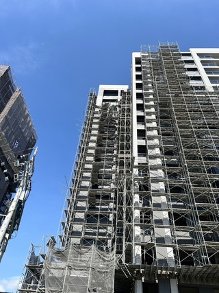 台中南區建築工地鷹架倒塌2死2傷 市府要求停工