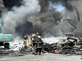 高雄仁武塑膠倉庫火警影響空品  環保局開罰