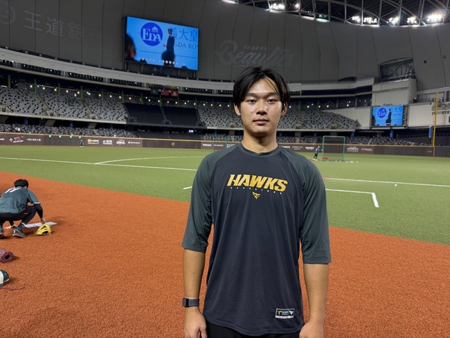 左投曾奕翔轉換定位後援 中職生涯首升一軍 | 華視新聞