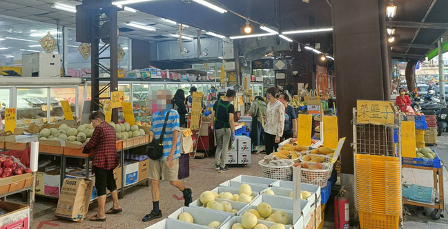 台南男疑超市刻意棄置巨額現金 警保管通知領取 | 華視新聞