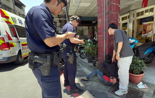 詐團車手開車衝撞警造成3傷  2人落網遭移送 | 華視新聞