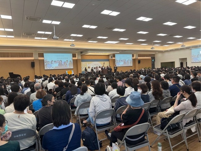 花蓮女教師遇害  台南市召會追思800人參與 | 華視新聞