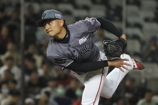 徐若熙8局無失分本季首勝 吉力吉撈開轟龍擊敗雄鷹