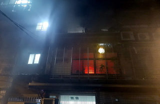 新北民宅3樓火警延燒4樓陽台 出動72人搶救撲滅