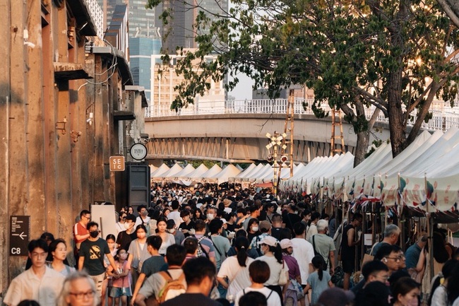 法國生活節在高雄人氣勝113年 2天湧入逾9萬人 | 華視新聞