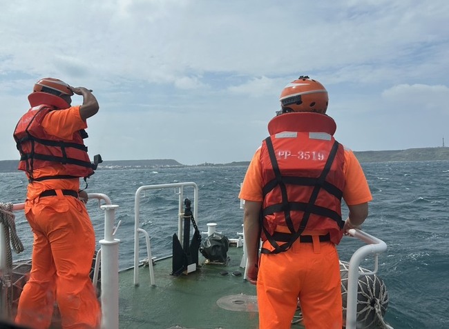 澎湖婦入夜撿螺貝未歸 警消岸巡海巡全力搜尋 | 華視新聞