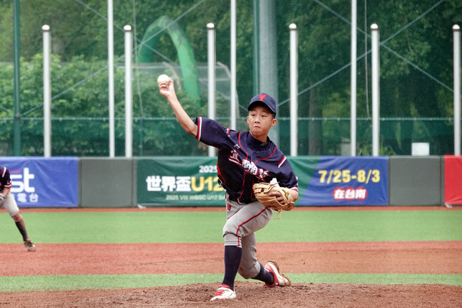 華南少棒潘秉昊投打俱佳宜蘭勝 欣賞岳東華岳政華 | 華視新聞