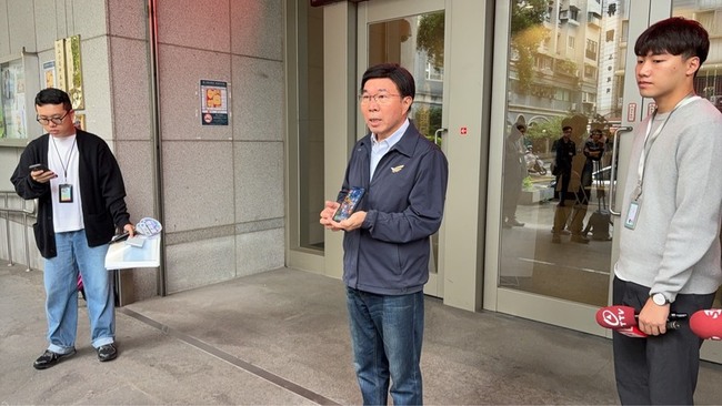 民進黨北市黨部主委張茂楠LINE被盜 警受理偵辦 | 華視新聞