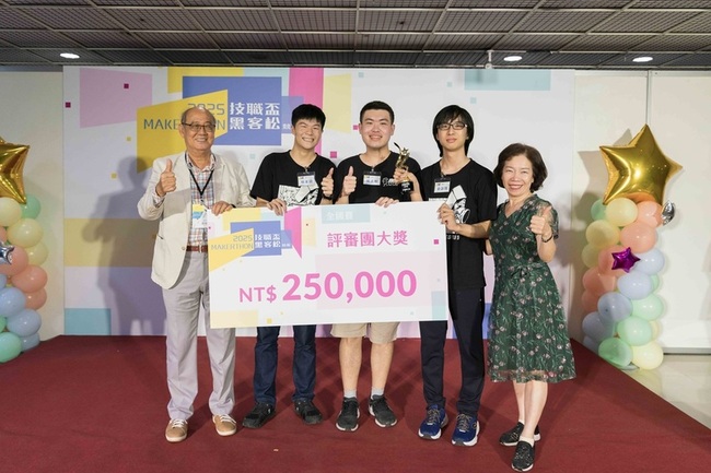 偵測列車軌道降碳排  台科大獲技職盃黑客松大獎 | 華視新聞