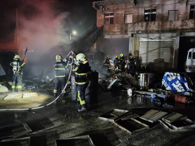 澎湖馬公某停車場2起火警 及時撲滅未釀災 | 華視新聞