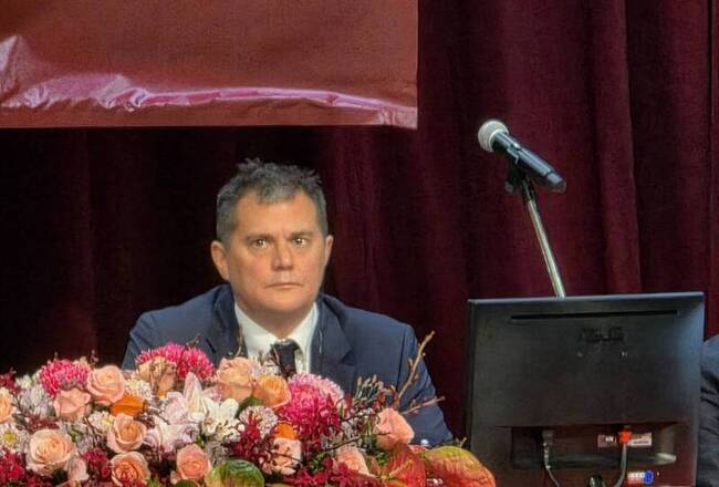 代徐旭東主持股東會 徐國安：超人也會感冒 | 華視新聞