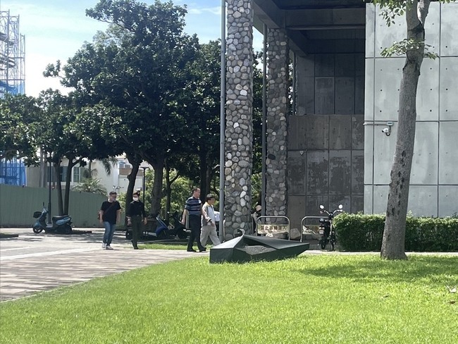 花蓮文化局長吳勁毅未列席總質詢 遭檢調帶回調查 | 華視新聞