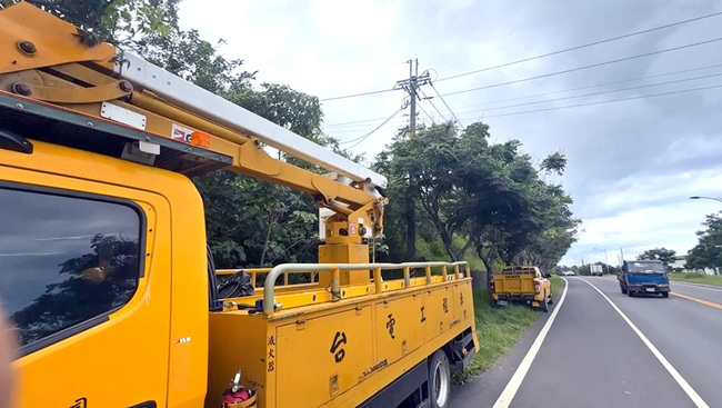台東富岡都蘭近3000戶停電  疑樹枝觸高壓線惹禍 | 華視新聞