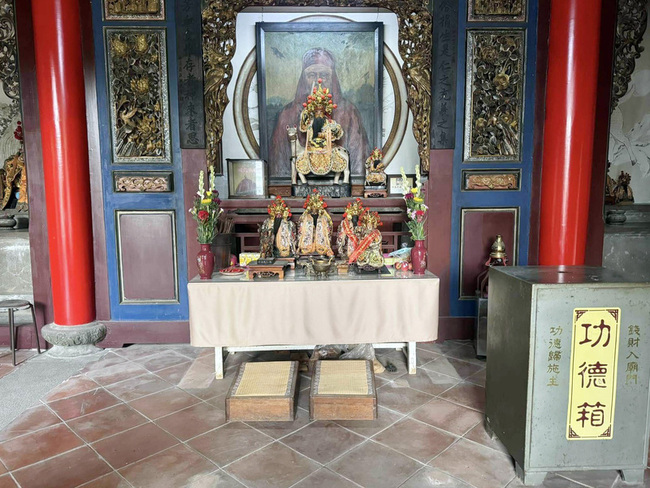 嘉義縣定古蹟吳鳳廟遭竊  神桌供具香爐全被偷 | 華視新聞