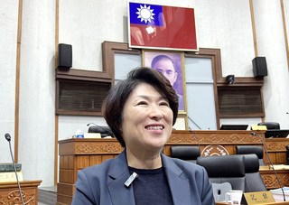 蟬聯5星縣長  饒慶鈴：慢經濟快效率獲肯定