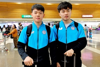 桌球世錦賽男雙奪銀返台 林昀儒高承睿盼持續提升
