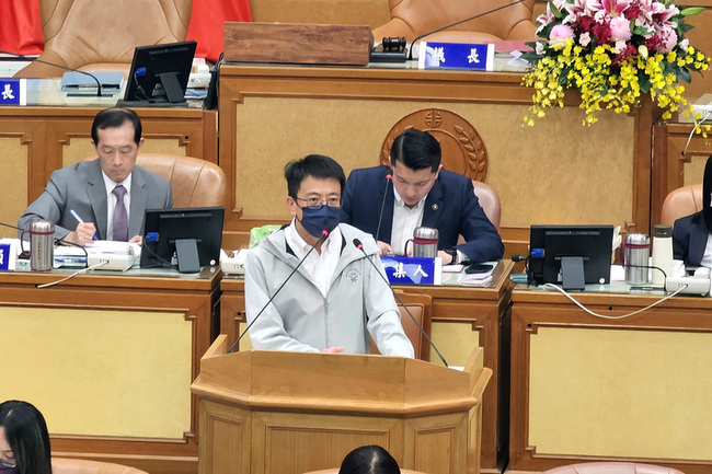 議員指罰111年未定檢車如搶錢 新北：未逾裁處時效 | 華視新聞