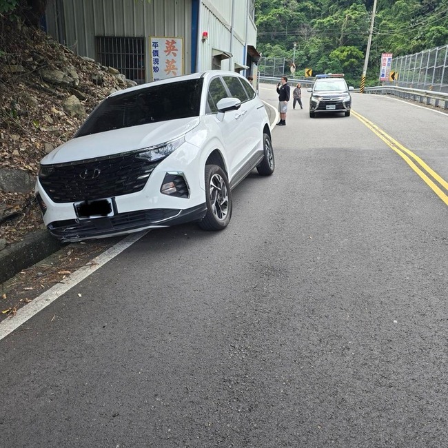 疑外籍人士駕車不慎傷及婦人  台中警調查釐清 | 華視新聞