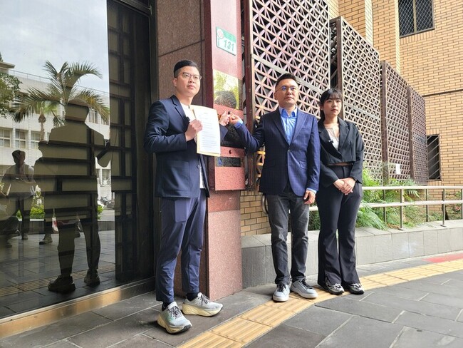 李俊俋遭爆公務車接送寵物 藍營赴北檢按鈴告發 | 華視新聞