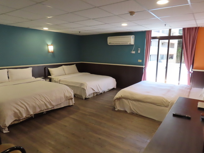 花東法拍熱門物件 知本溫泉區32套房第2次拍賣打8折 | 華視新聞