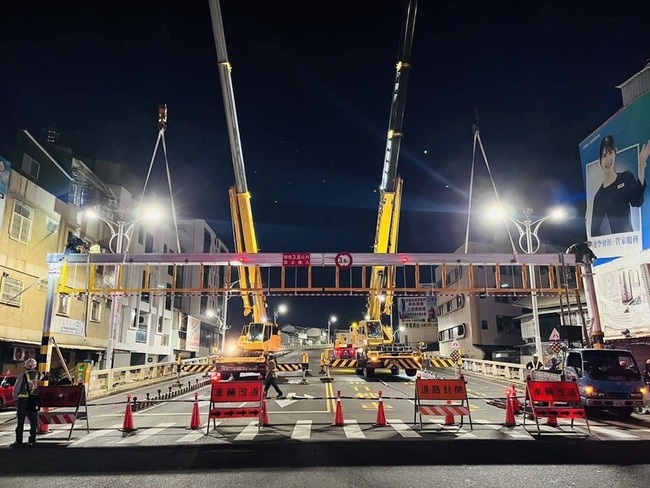 嘉市北興陸橋夜間封閉  配合鐵路高架化施工 | 華視新聞