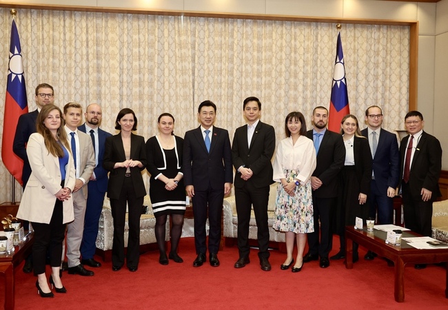 江啟臣接見歐洲青年政治領袖團 盼深化台歐關係 | 華視新聞