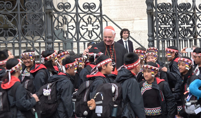 台灣原民兒童為教宗接見高歌布農族曲 感動上萬群眾 | 華視新聞