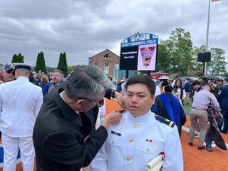 甲板、輪機房與歡笑  美海防官校台生楊凱閎畢業