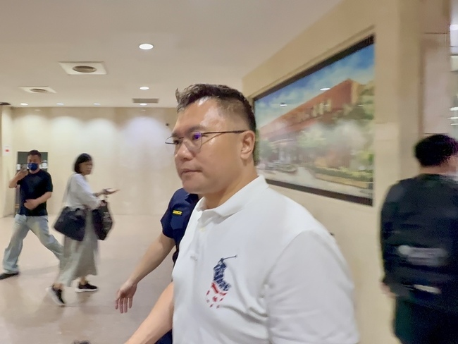 罷免雙吳提議涉偽造文書 張斯綱列被告訊後請回 | 華視新聞