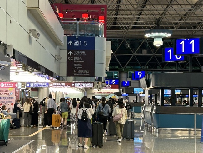 桃機端午疏運出境尖峰日 運作順暢 | 華視新聞