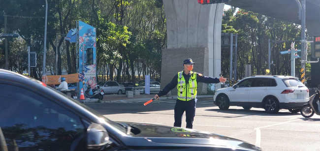 端午出遊潮屏警交管措施 墾丁、萬巒景點徒步區 | 華視新聞