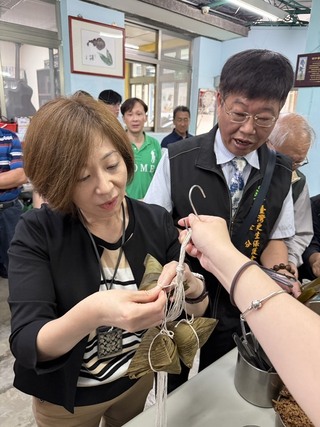 基隆檢察長端午關懷收容人 致贈加菜金