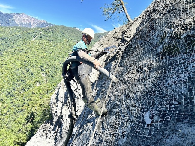 南橫公路向陽路段邊坡工程  6/2起雙向機動管制 | 華視新聞