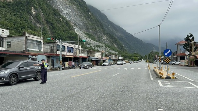 端午連假首日 蘇花路廊南下車多順暢 | 華視新聞