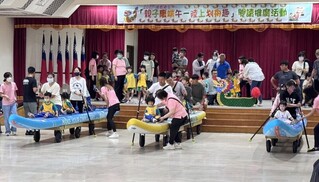 端午龍舟競賽  湖西親子陸上划舟