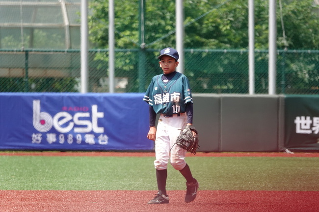 顏全恩超前安還有美技守備 華南少棒助高雄晉冠軍戰 | 華視新聞