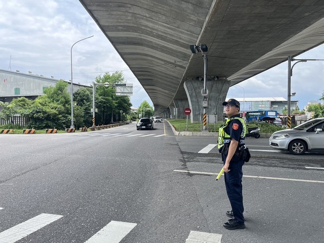端午連假第2天  警方預估午後國5有北返車潮 | 華視新聞