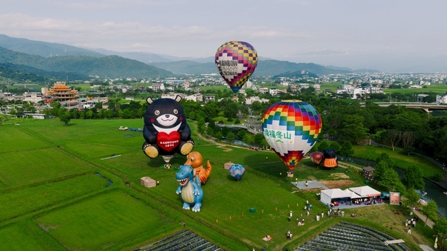 宜蘭冬山熱氣球嘉年華登場  加碼夜間光雕秀 | 華視新聞