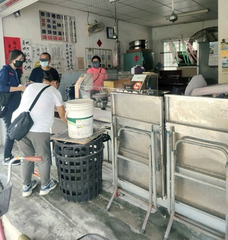 疑爆食物中毒6人就醫 高市潤餅業者臉書：永久停業