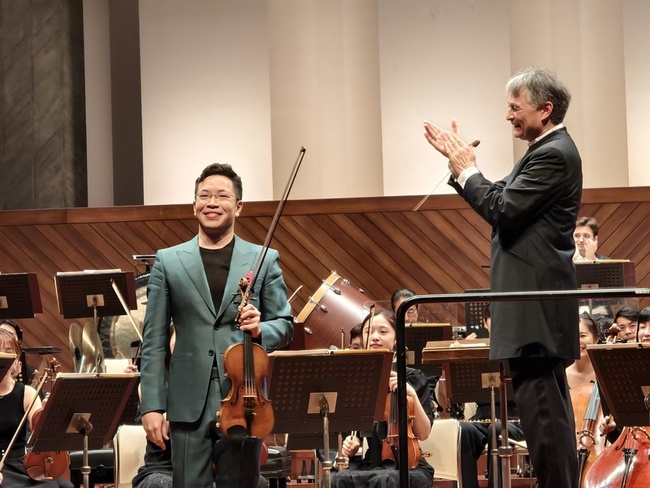 NSO日本巡演首站  黃俊文酣暢琴音折服熊本觀眾 | 華視新聞