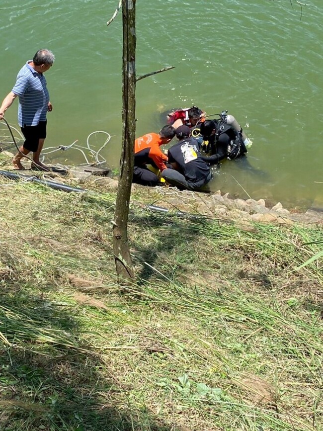 南投日月潭溺水意外 工人除草跌落水庫身亡 | 華視新聞