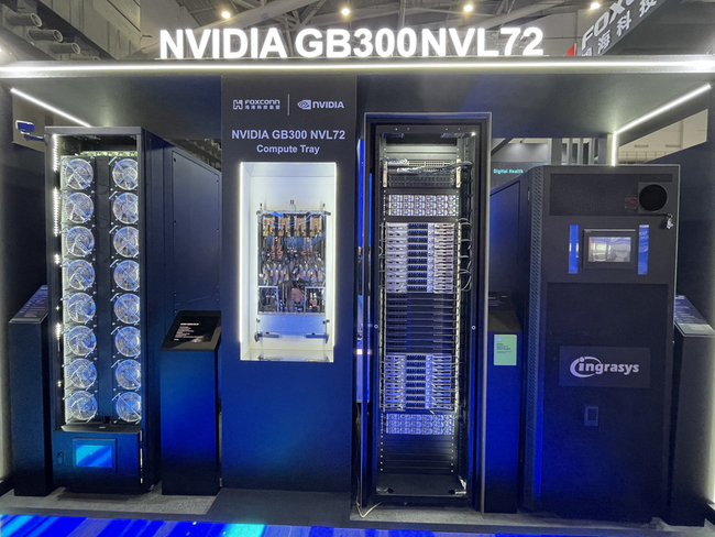 GB300與NVLink扮要角 輝達攜鴻海全球強攻AI工廠 | 華視新聞
