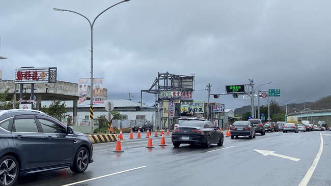 屏東北返車流每小時逾2600輛次 警方調撥車道因應 | 華視新聞